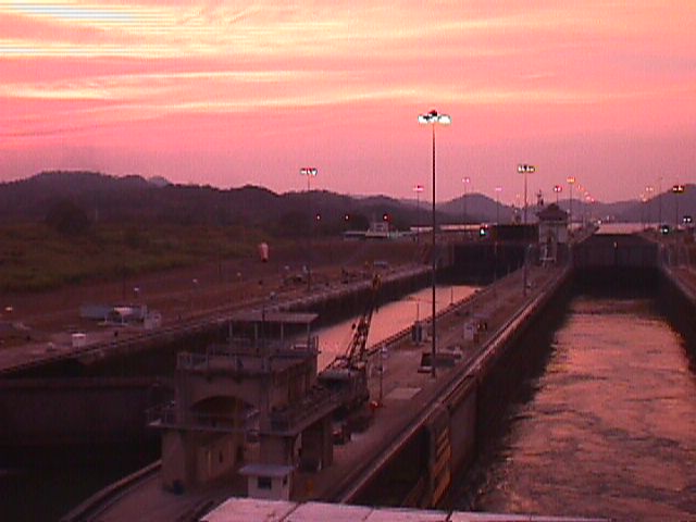 mirsunset.jpg (40570 bytes)