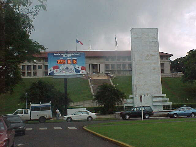 elreloj2.jpg (69531 bytes)