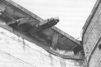 Strut Arm.jpg (26278 bytes)