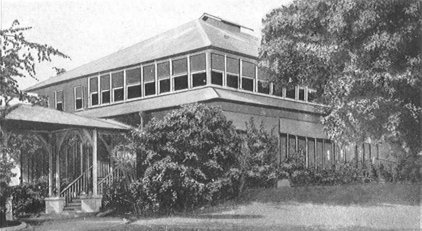 qhgenhouse.jpg (101640 bytes)